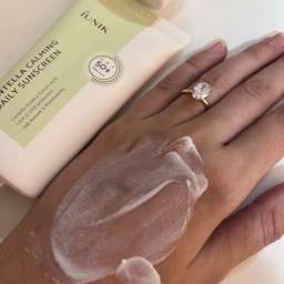 IUNIK Centella Calming Vegan Moisture SPF 50+ PA++++ 3